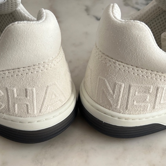 NEW Chanel 22A White Black Suede CC Flat Lace Up Tie Runner Trainer Sneaker 38 - Picture 11 of 16